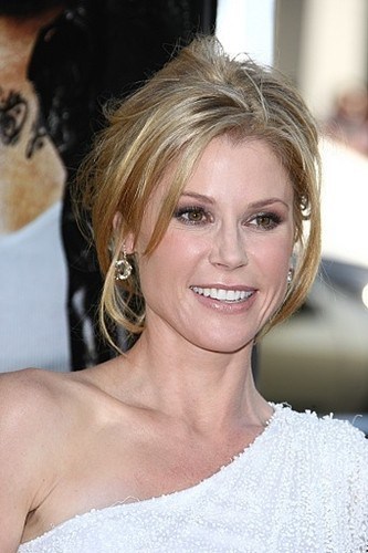 'Modern Family' star Julie Bowen discusses the possibility of plastic ...